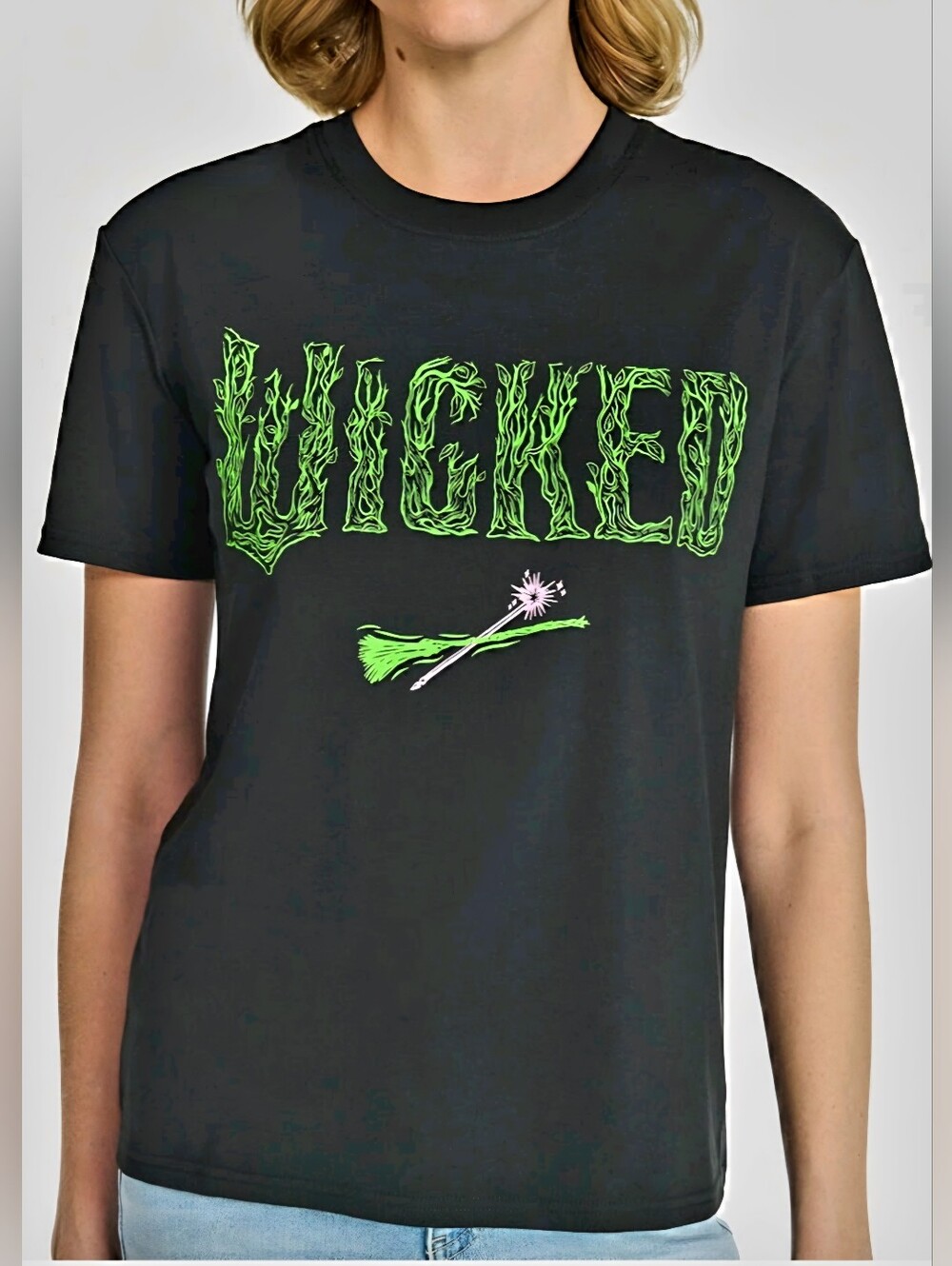 New Wicked Universal Women's Graphic Tee with Short Sleeves, size XS